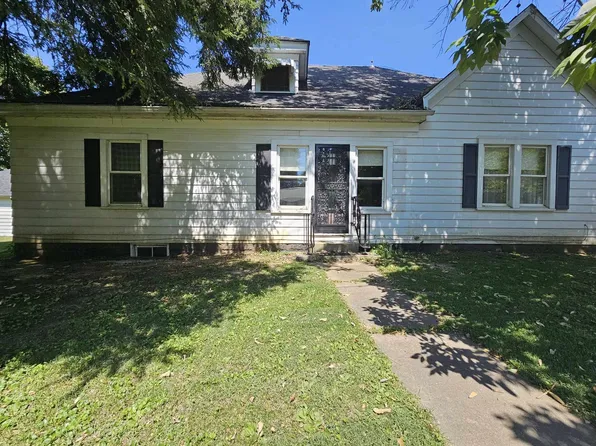 302 N 1st St, Oakford, IL 62673