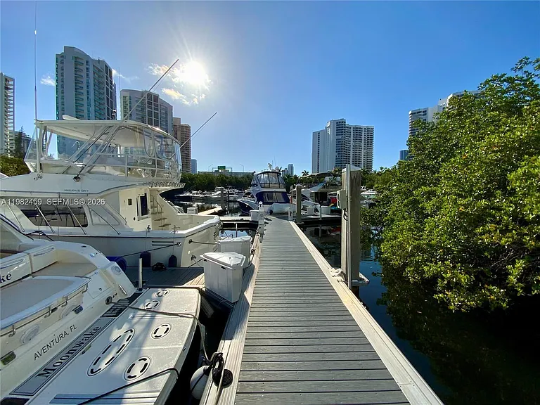 3530 Mystic Pointe Dr #1714 — Photo 44