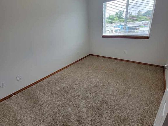 3rd image of 15210 Elm St E #15213-05