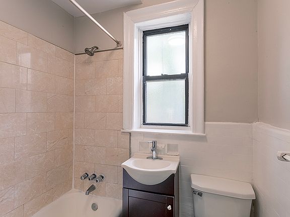 5th image of 91 Fairview Ave #D2