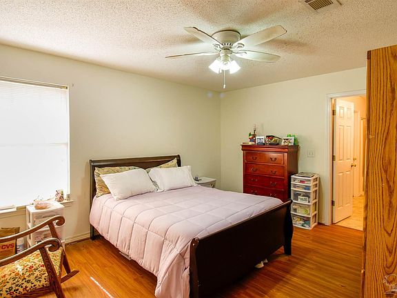3rd image of 8455 Jarmen Ln