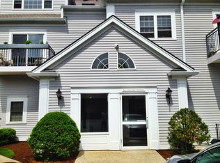 34 Concord Xing APT 205, Concord, MA 01742
