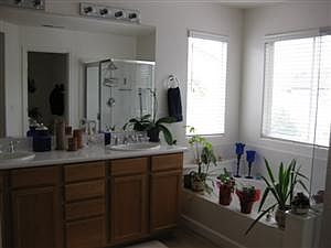 3rd image of 38 Villa St