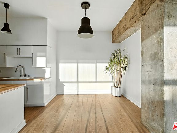 5th image of 1155 N La Cienega Blvd #5