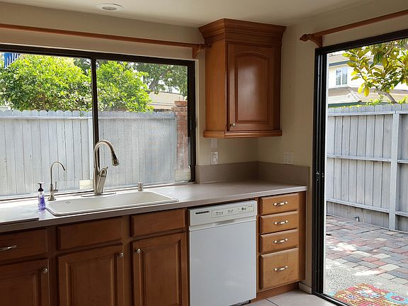 4th image of 387 Sunrise Cir