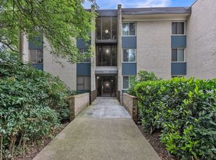 5578 Burnside Dr APT 1, Rockville, MD 20853