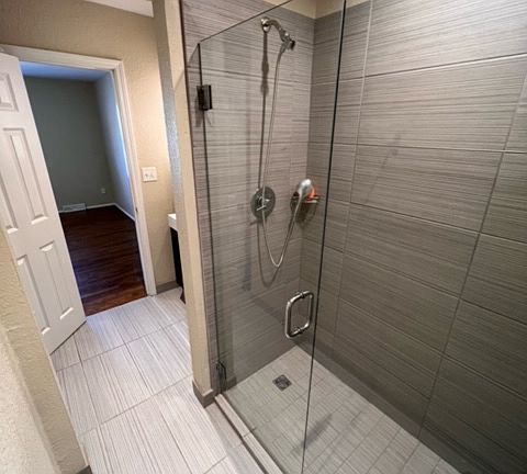 2nd image of 1005 W 75th St