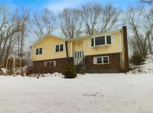 11 Maynard Rd, Salem, CT 06420