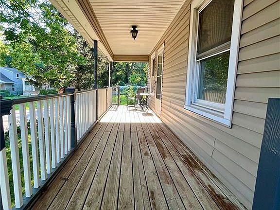 3rd image of 431 N Eubank Ave