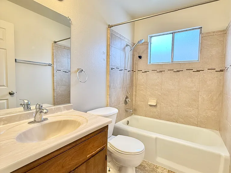 1369 McNary Cir — Photo 5