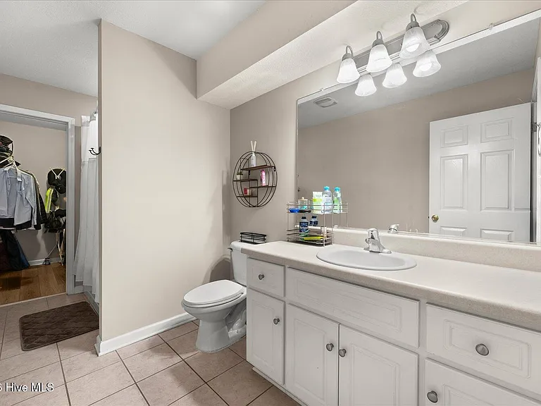 119 Grove Landing Ct — Photo 17