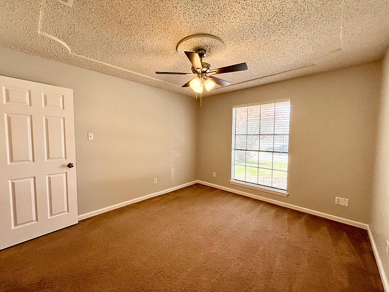5008 Millsprings Dr — Photo 16