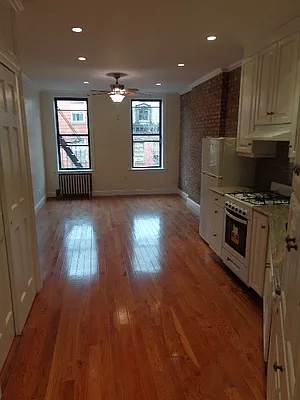 Rented by Blana LLC | media 12