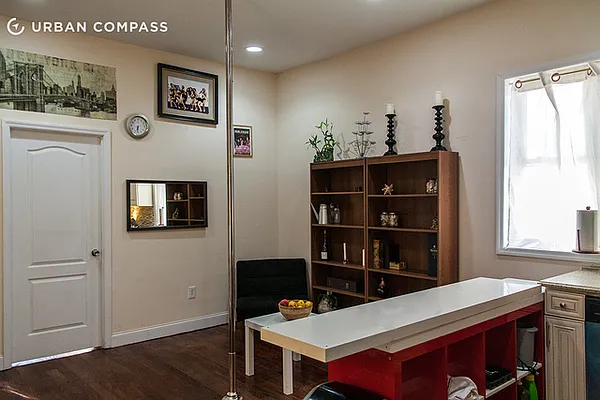 Rented by Compass | media 6