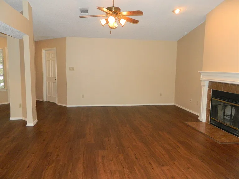 13108 Lubbock Ln — Photo 6