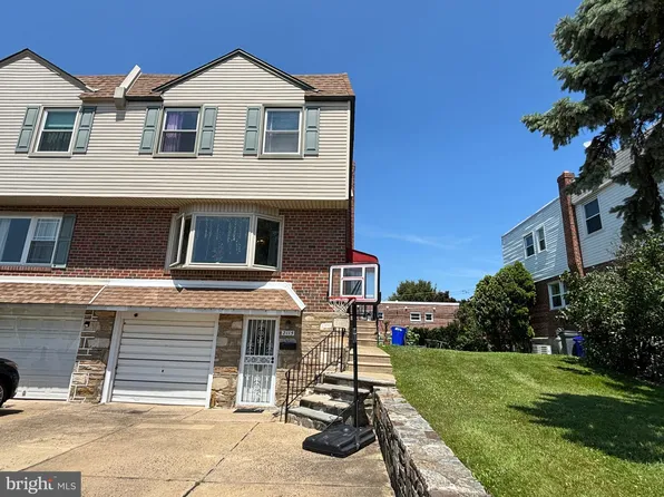 2115 Berwyn St, Philadelphia, PA 19115