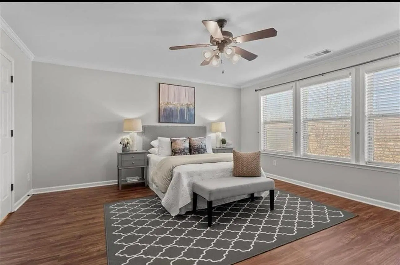 3 bed, 2260 sqft, $2,700 — Photo 2