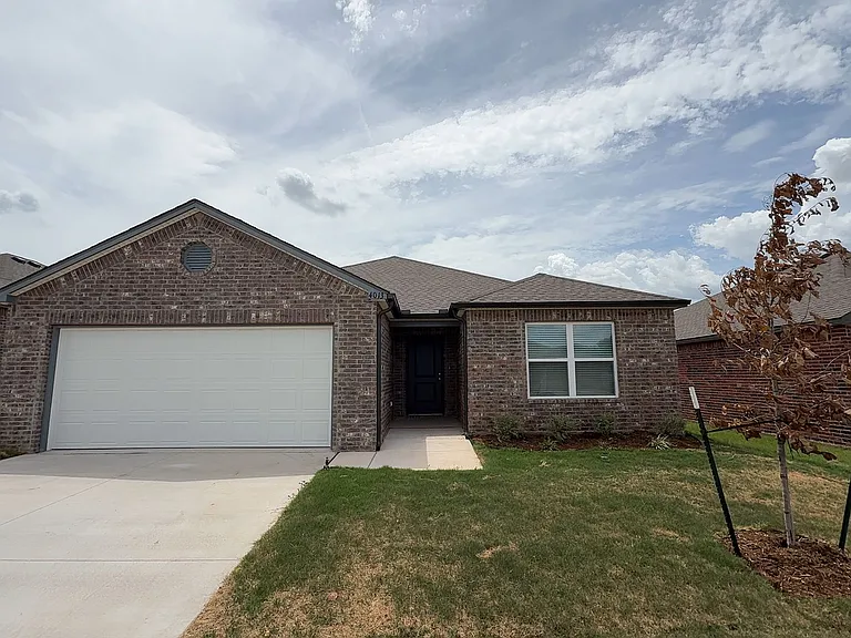 4013 Becky Ln — Photo 1
