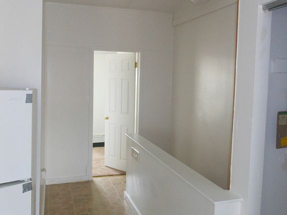 2nd image of 510 W 9th St APT 3