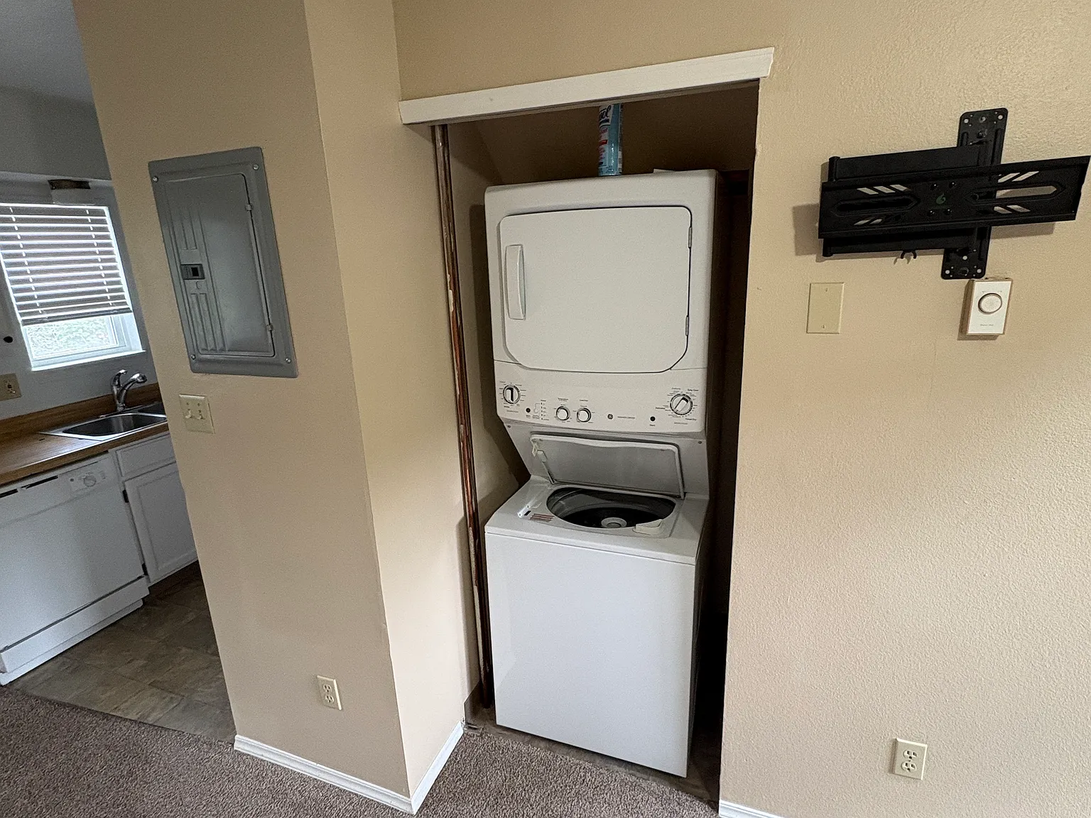 1 bed, 725 sqft, $1,275 — Photo 4