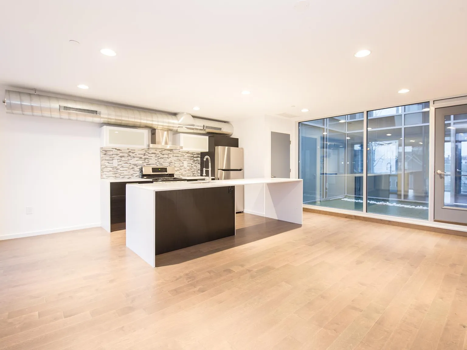 2 bed, 1500 sqft, $2,200 — Photo 4