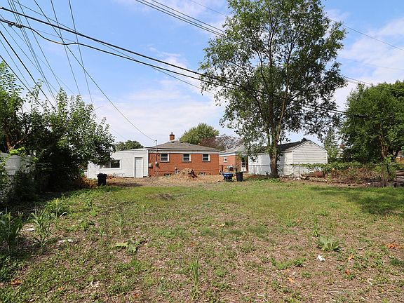 5th image of 130 Hubbard St
