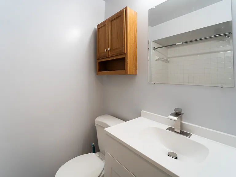 413 Lakeview Ct — Photo 25