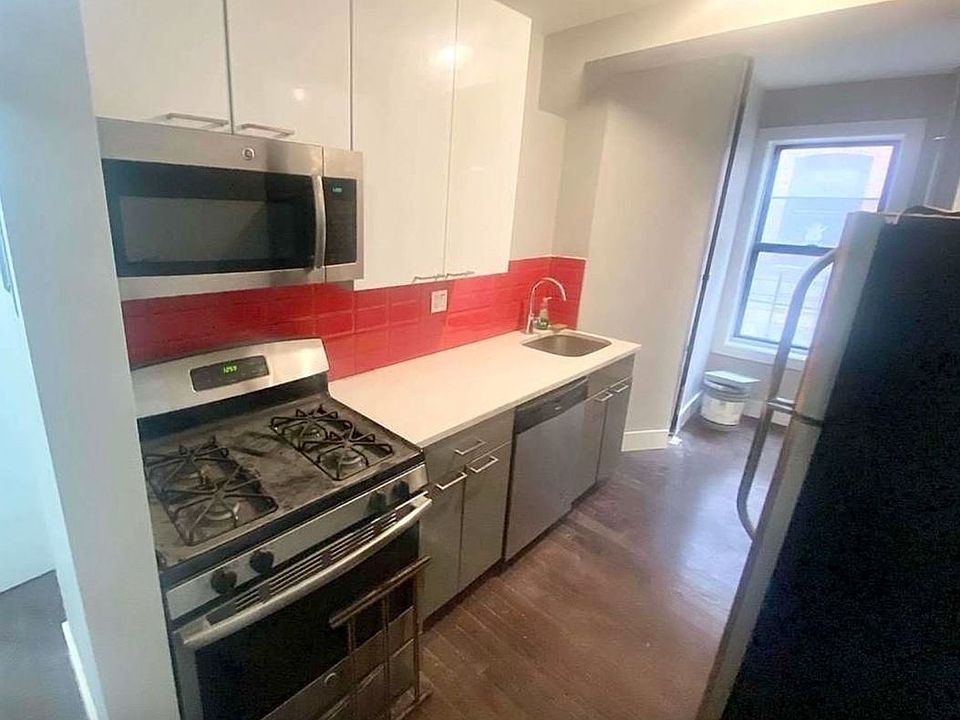 1st image of 612 W 182nd St #32