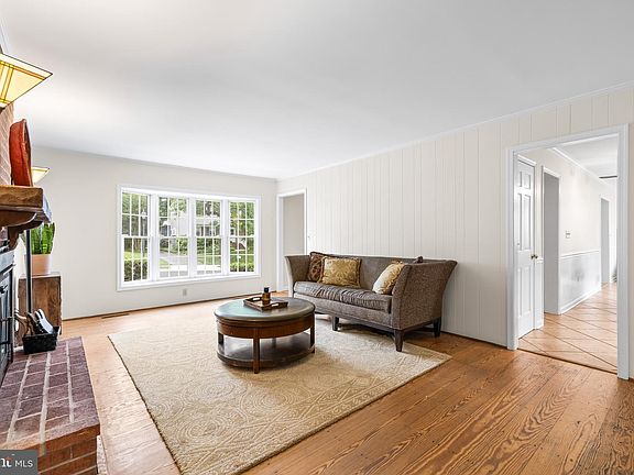 4th image of 9 Galetree Ct