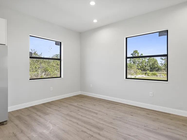 862 Charles Sise St E — Photo 19