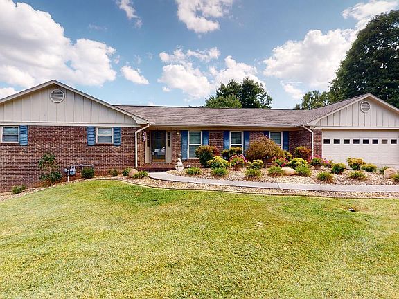 2nd image of 1442 John Sevier Dr