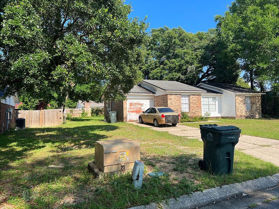 2nd image of 4514 Silver Oak St