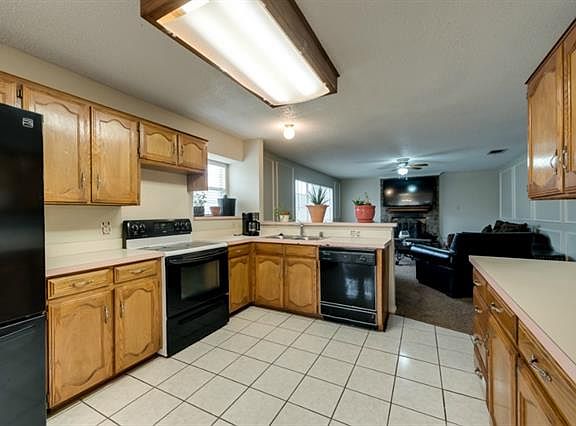 4th image of 2842 Briar Hill Dr