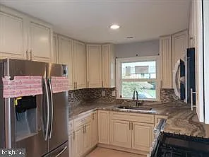 4 bed, 2005 sqft, $2,700 — Photo 1