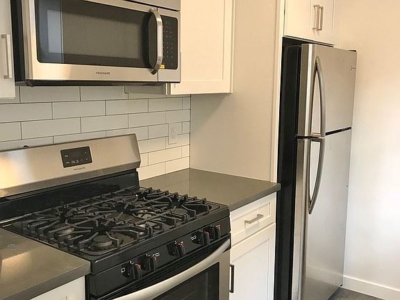 4th image of 3300 Castle Heights Ave APT 7