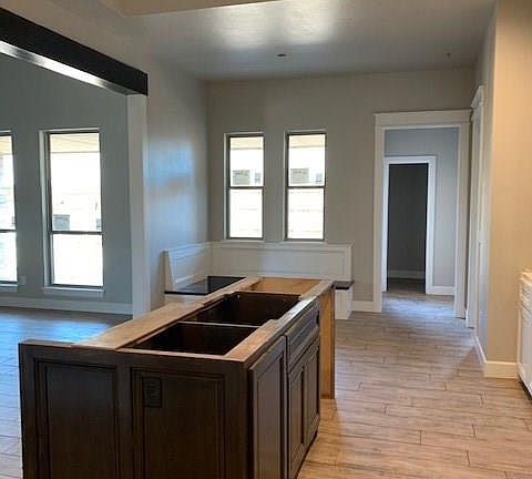 2nd image of 1917 Carmona Lakes Cir