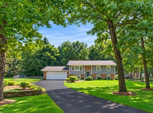 5N597 Weber Dr, Saint Charles, IL 60184