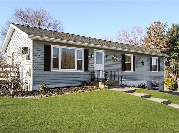 4th image of 14 Lincoln Cir