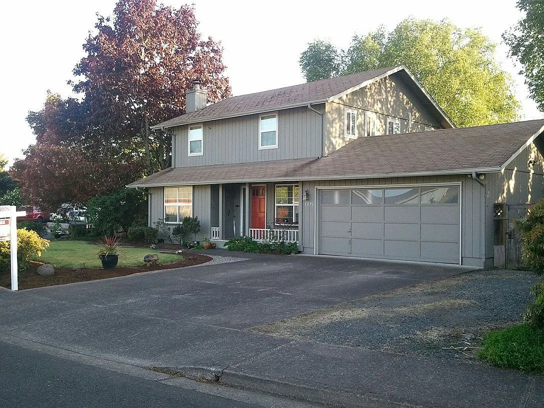 3371 Honeywood St photo 1