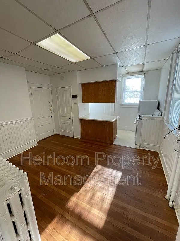Studio, 1.0 bath, 260 sqft, $800 — Photo 2