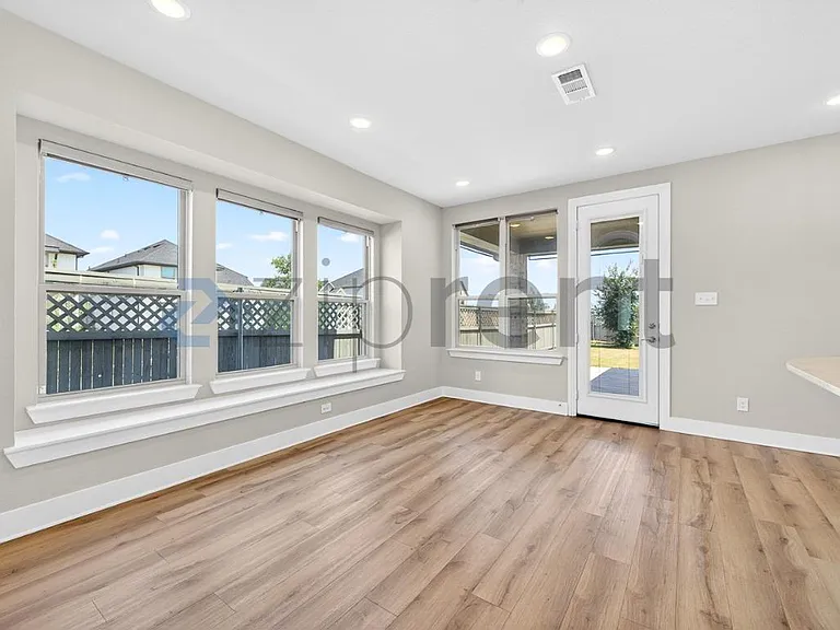 2301 Norma Ln — Photo 5