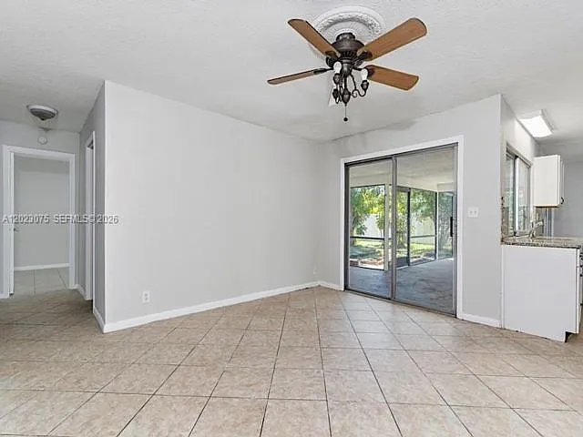 3910 NW 4th Ct — Photo 5