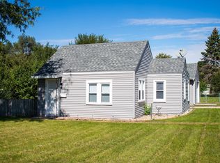 880 E Riverside Blvd, Loves Park, IL 61111