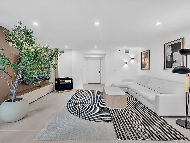 120 SE 5th Ave #225 — Photo 6