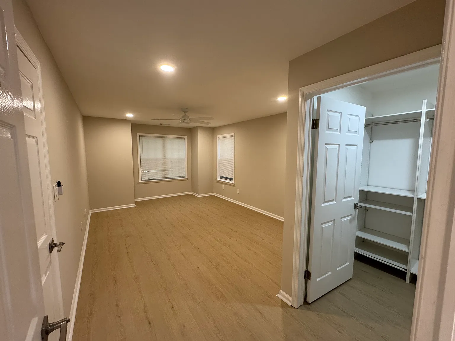 2 bed, 1039 sqft, $2,250 — Photo 2