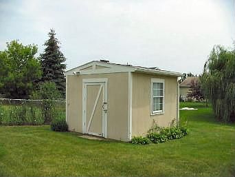Shed with electricity