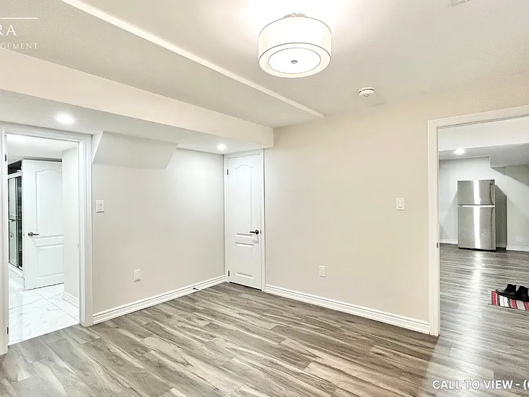 16 Hawtrey Rd #2 — Photo 3