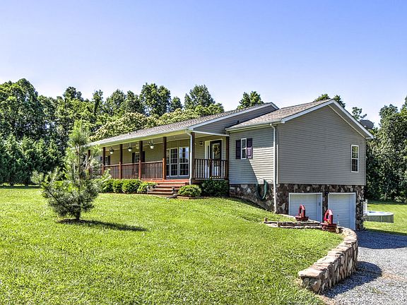 2nd image of 215 Oakridge Dr