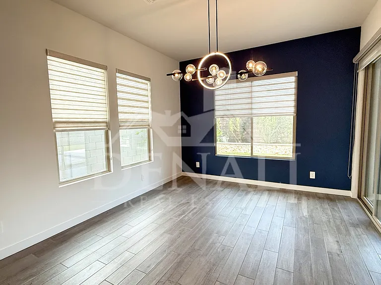 1447 E Flower St — Photo 6