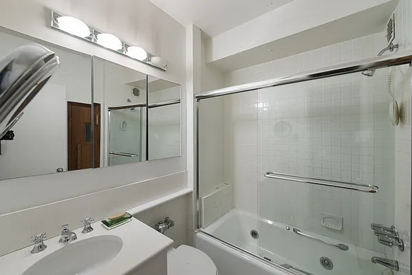 Sold by Nest Seekers International | media 15